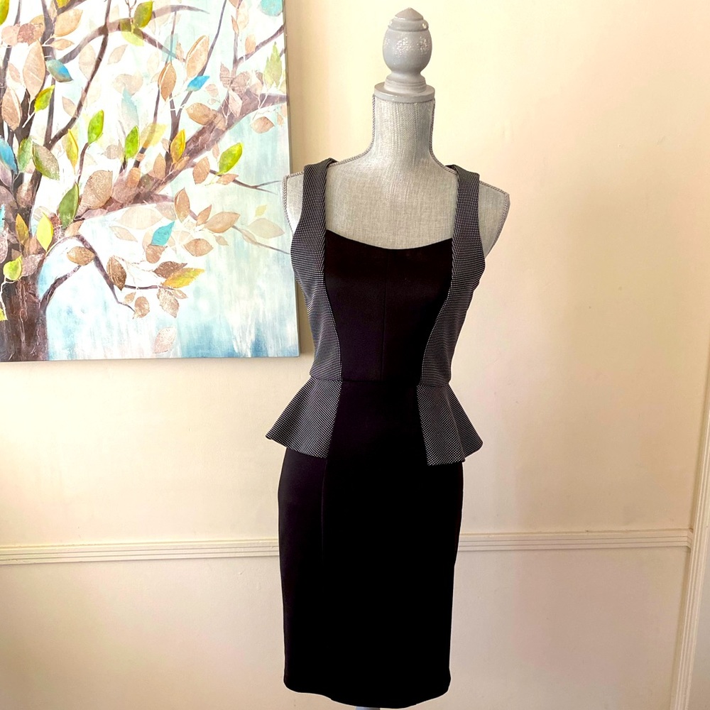 XOXO SLEEVELESS ZIPPER IN BACK COCKTAIL DRESS SIZE 7/8 🌟EUC🌟